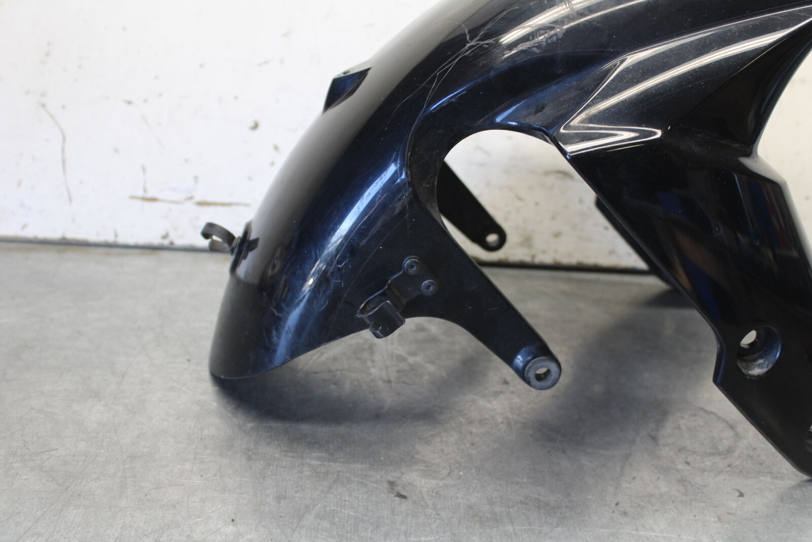11-24 SUZUKI GSXR750 FRONT WHEEL FENDER COWL FAIRING  BB687