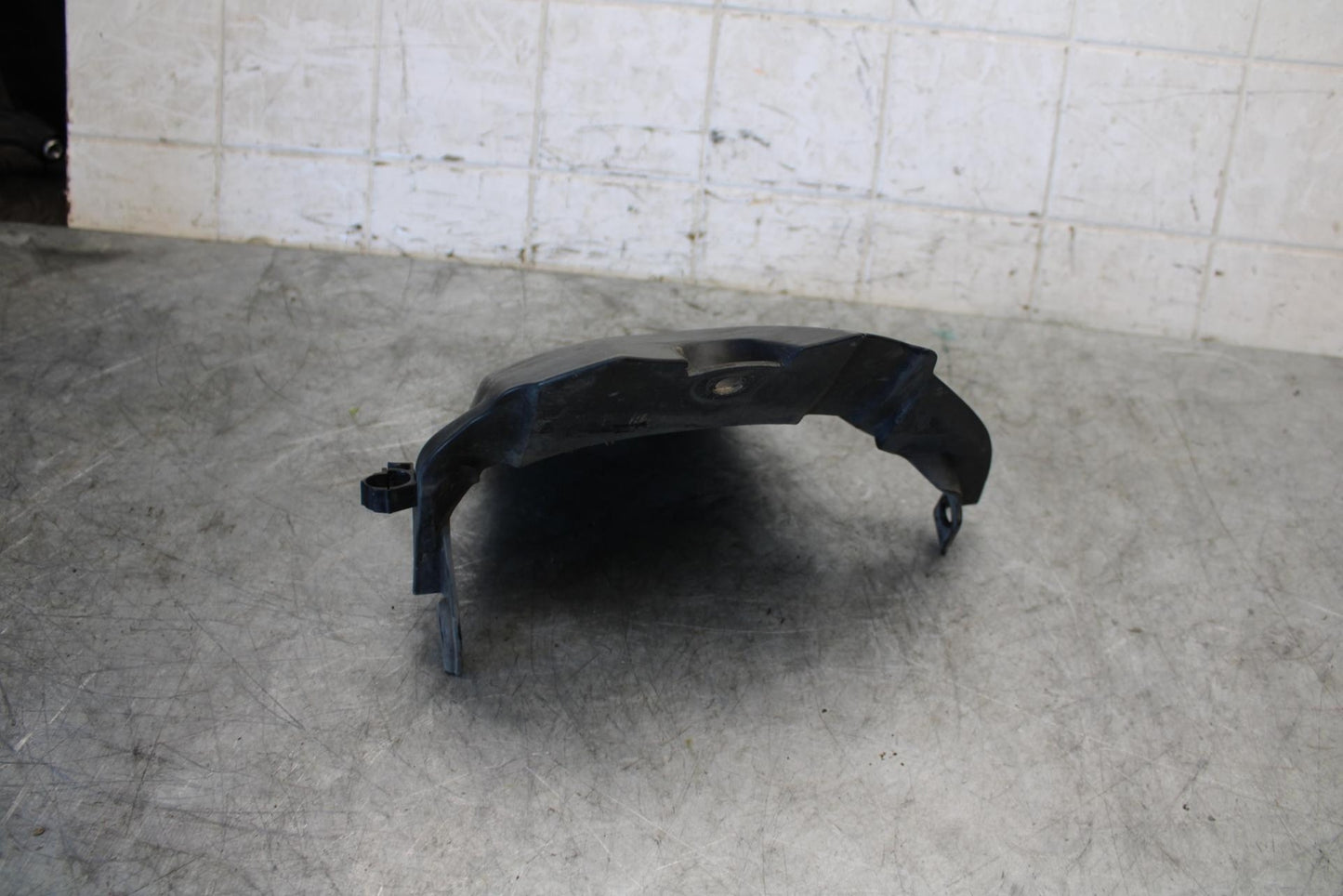 06-07 SUZUKI GSXR600 REAR BACK WHEEL TIRE HUGGER FENDER  BB543