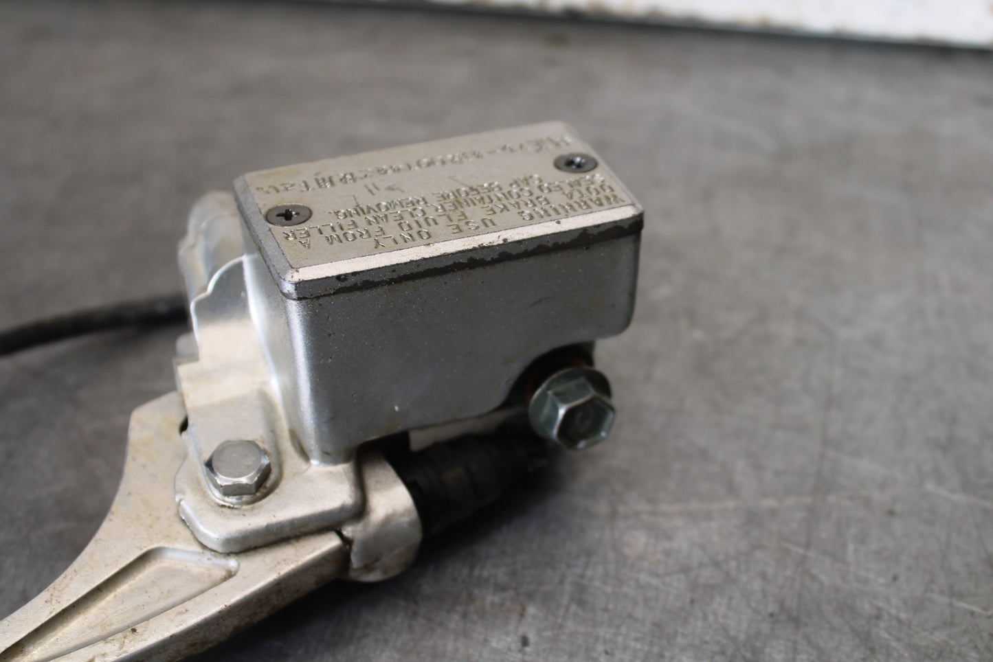 01-05 YAMAHA RAPTOR 660R FRONT BRAKE MASTER CYLINDER 5LP-2583T-03-00 BB695