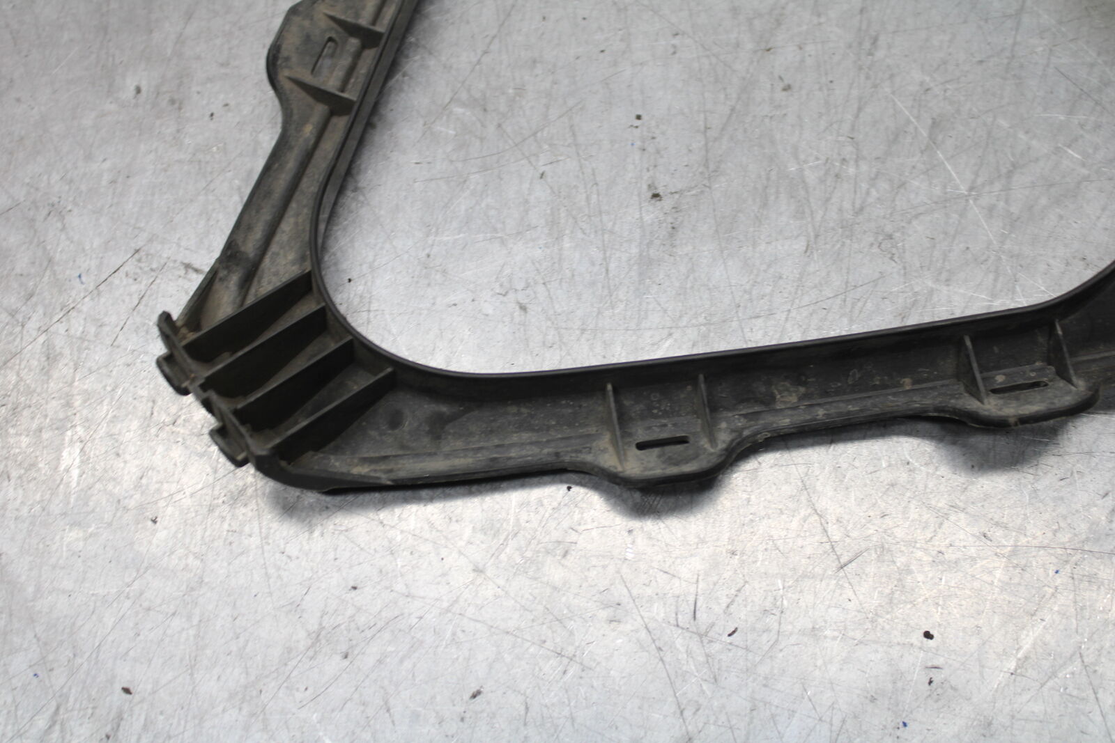08-09 SUZUKI GSXR600 FRONT LOWER INNER EXHAUST V FAIRING COWL GUARD BB728