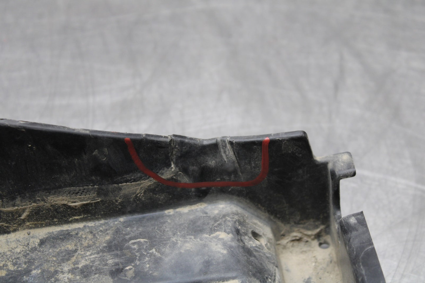 18-23 KAWASAKI NINJA 400 EX400 ABS REAR TAIL BATTERY TRAY PLASTIC BB177