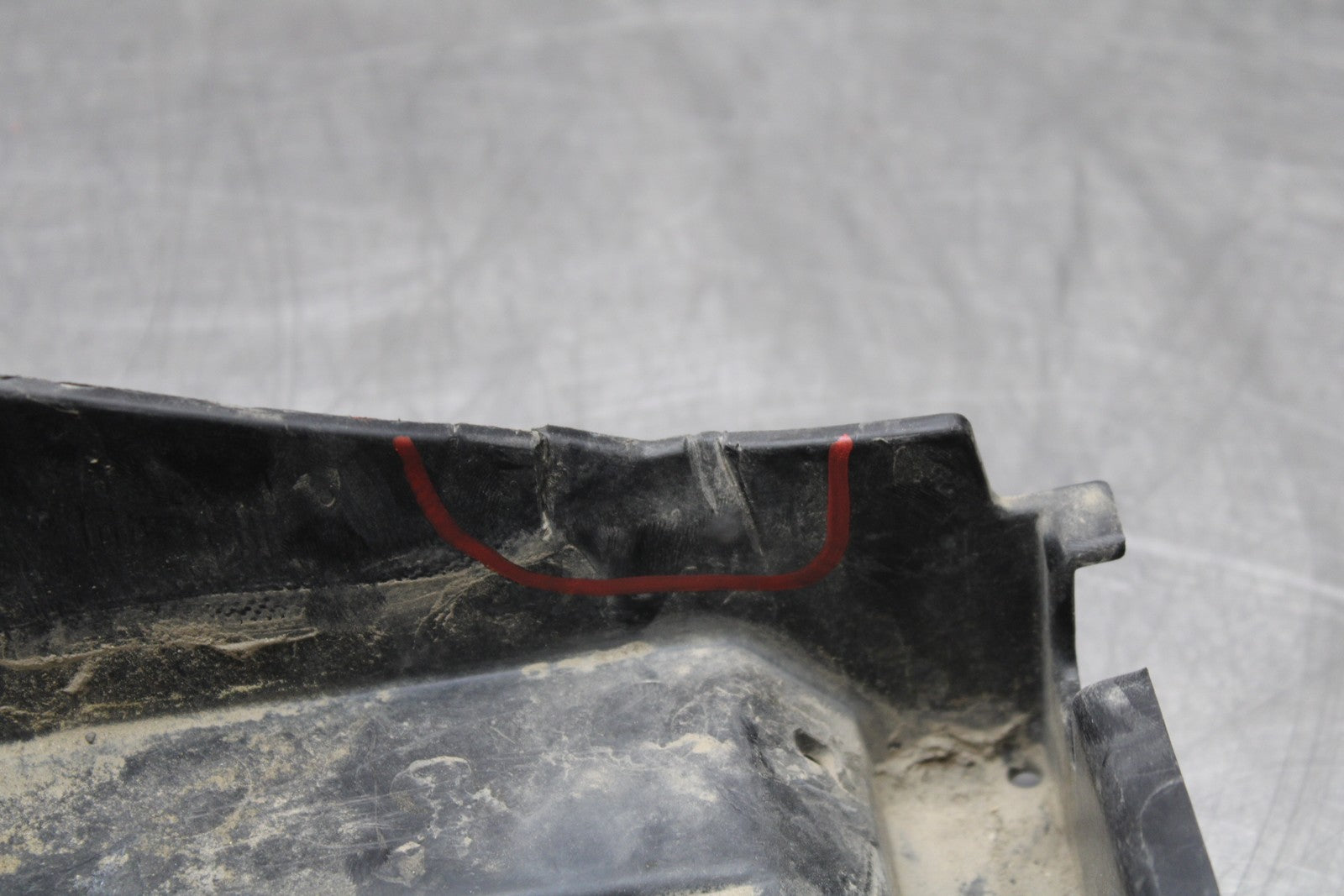 18-23 KAWASAKI NINJA 400 EX400 ABS REAR TAIL BATTERY TRAY PLASTIC BB177