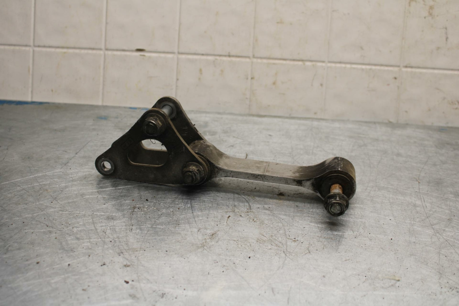 11-22 SUZUKI GSXR600 REAR DOGBONE SHOCK LINKAGE LINK BB422