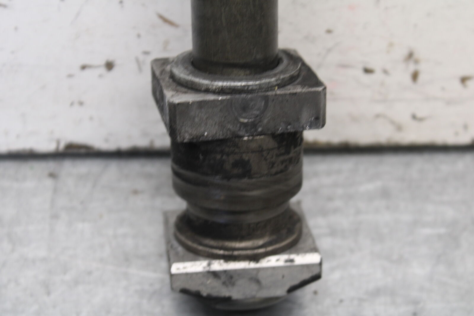 09-12 KAWASAKI NINJA ZX6R ZX600R REAR AXLE BACK WHEEL RIM PIVOT BOLT AXEL BB656