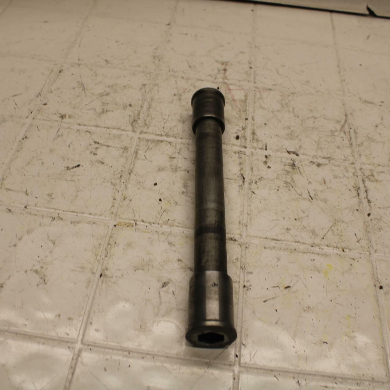 96-03 KAWASAKI NINJA ZX7R FRONT WHEEL RIM AXLE PIVOT BOLT BB18