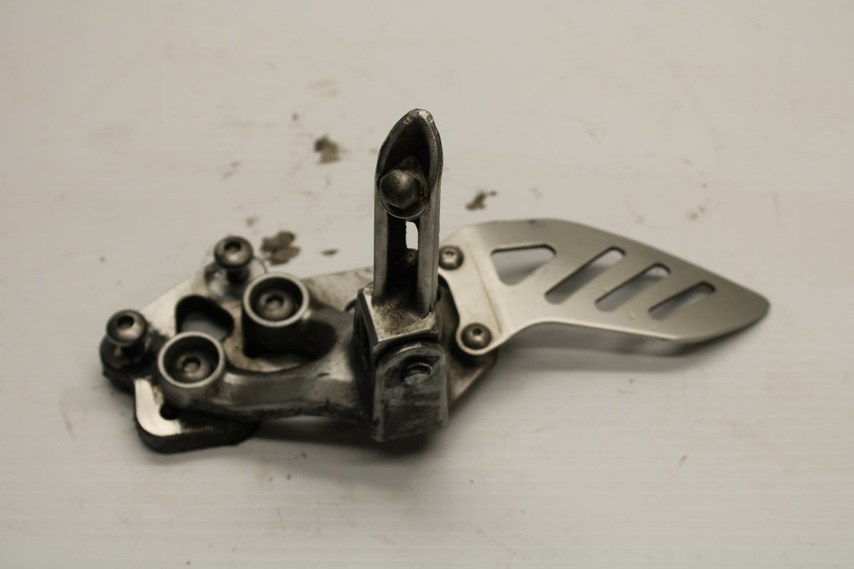 06-07 SUZUKI GSXR600 LEFT REARSET REAR SET DRIVER FOOT PEG REST STOP BB243