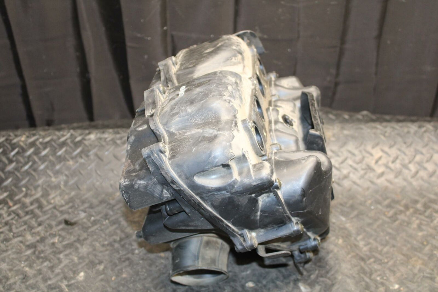03-04 HONDA CBR600RR AIRBOX AIR INTAKE FILTER BOX BB218