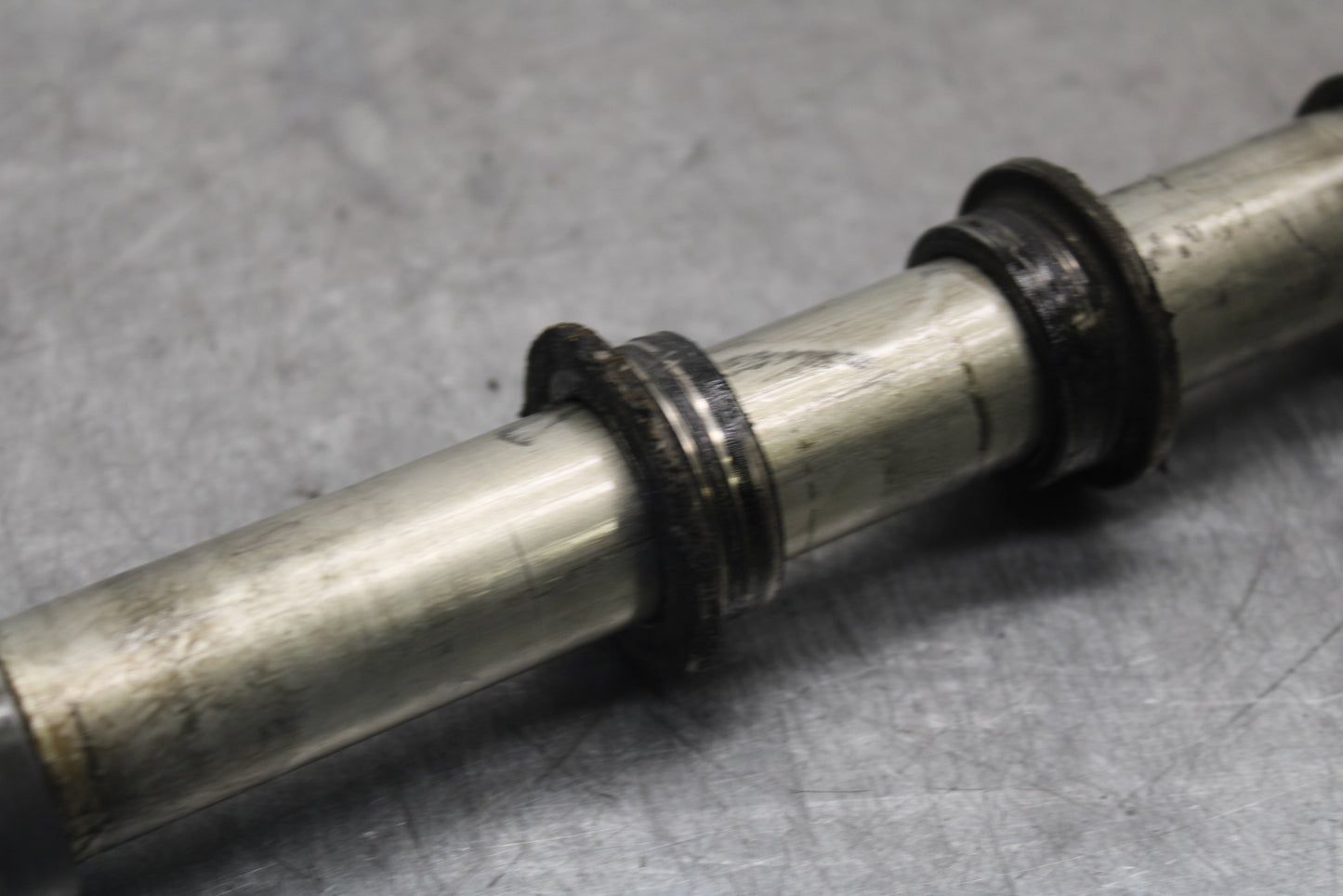 09-12 KAWASAKI NINJA ZX6R FRONT WHEEL RIM AXLE PIVOT BOLT 41068-0034 BB698