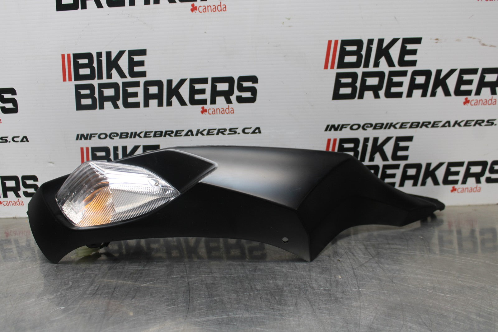 23-24 KAWASAKI NINJA ZX14R NEW!! RIGHT REAR BACK TAIL FAIRING COWL & LIGHT BB764