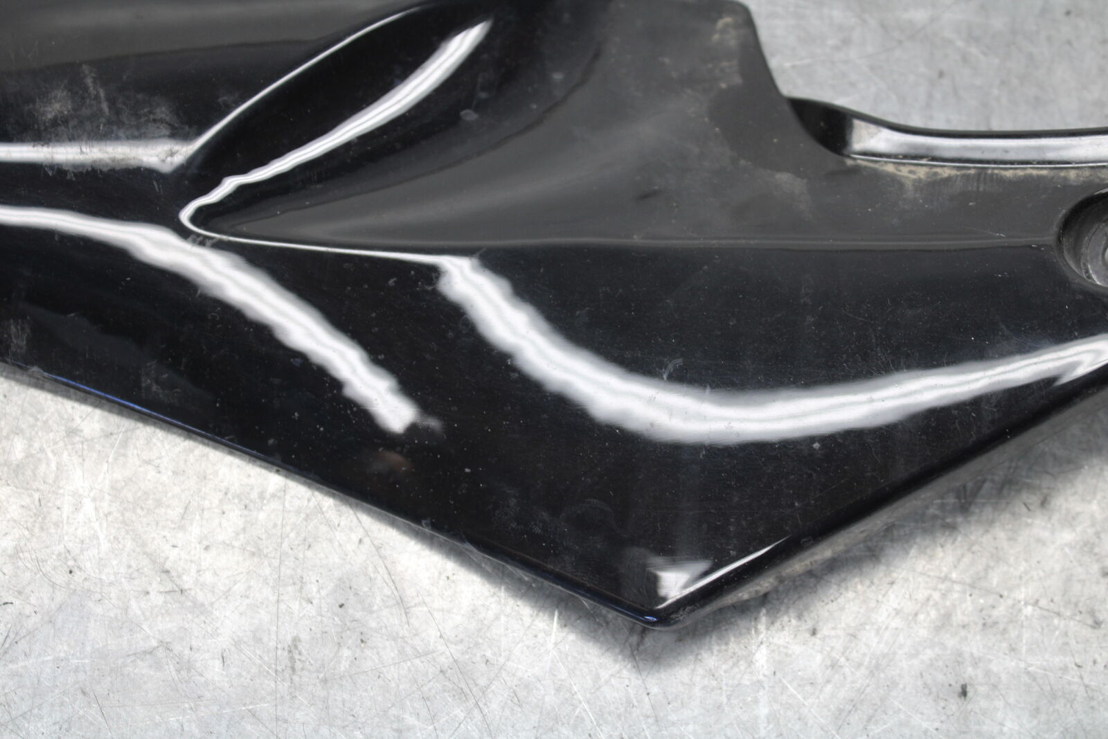 06-07 SUZUKI GSXR 600 LEFT GAS TANK FUEL CELL PANEL COVER TRIM COWL  BB694