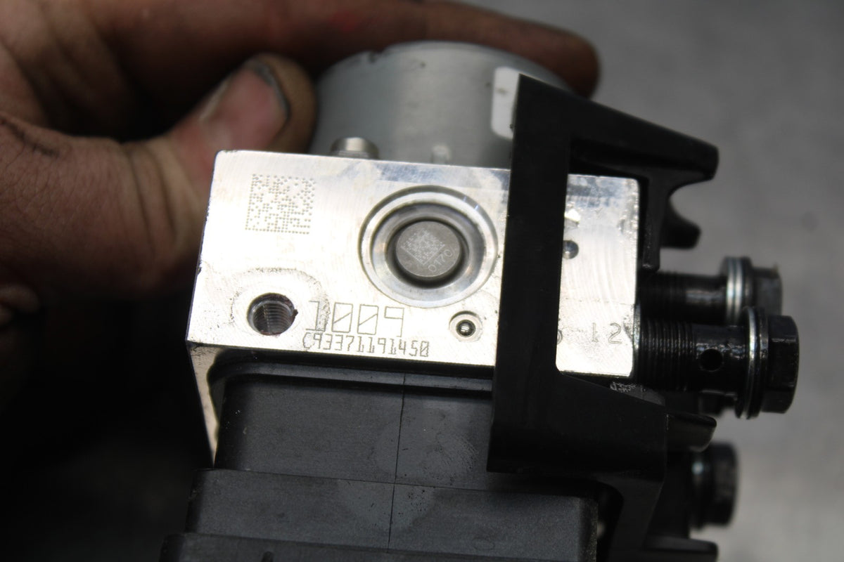 20 TRIUMPH STREET TRIPLE 765 ABS PUMP UNIT MODULE BB864