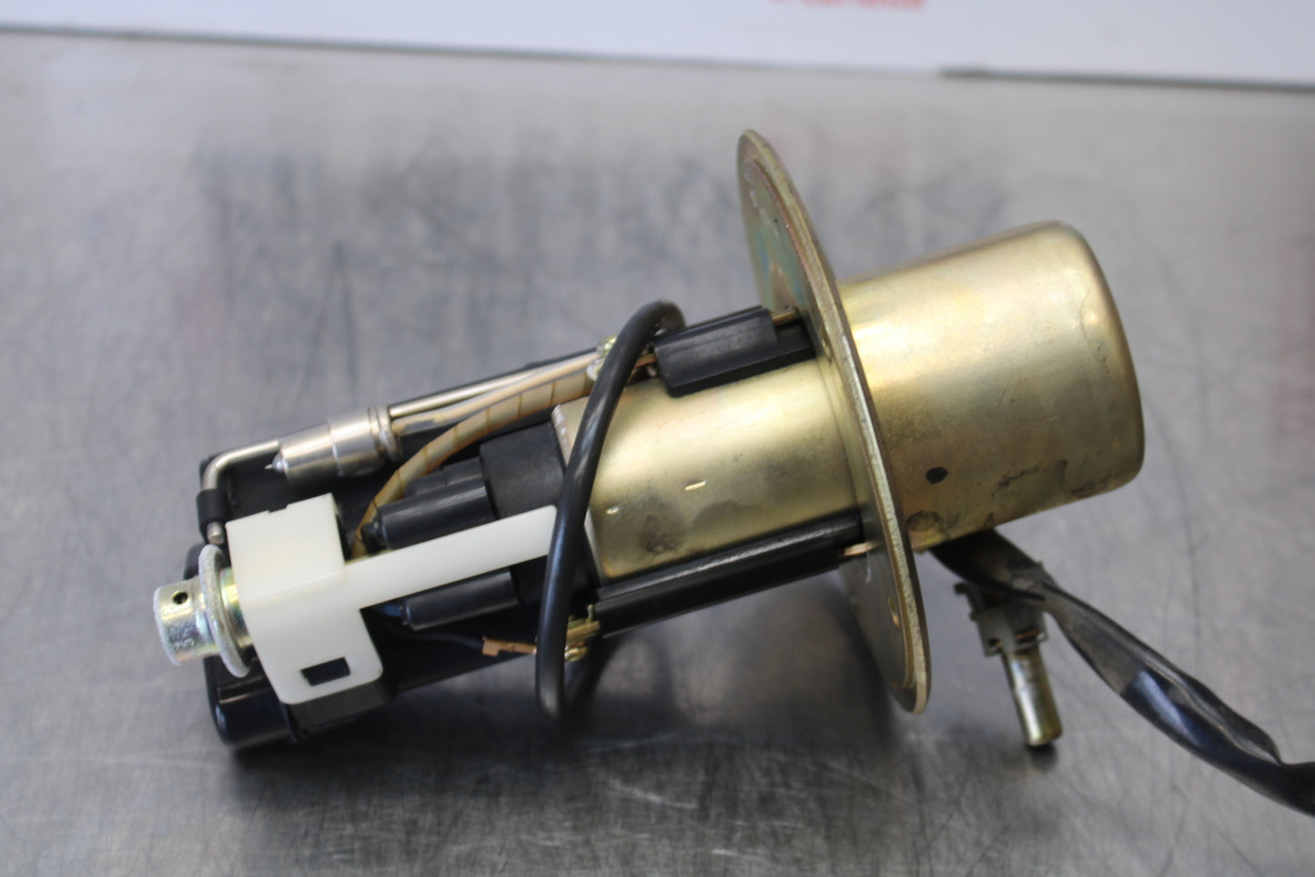 03 SUZUKI SV650S FUEL PUMP GAS PETROL SENDER UNIT