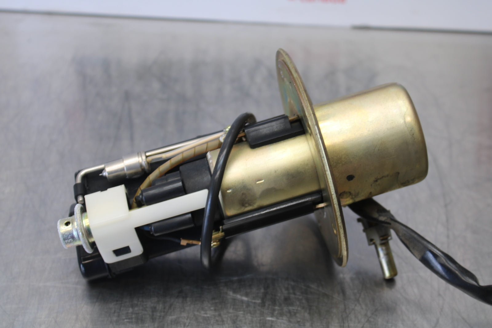 03 SUZUKI SV650S FUEL PUMP GAS PETROL SENDER UNIT