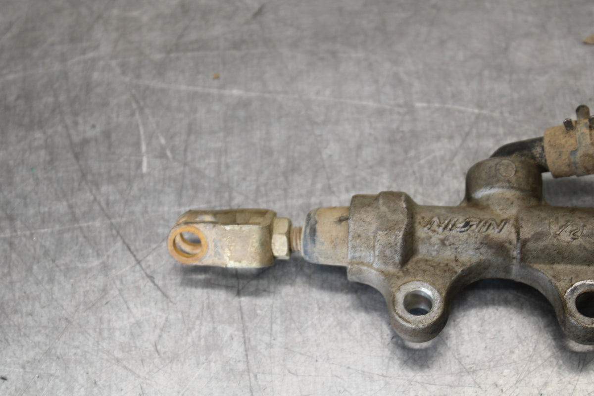 01-05 YAMAHA RAPTOR 660R REAR BACK BRAKE MASTER CYLINDER W RESERVOIR BB695