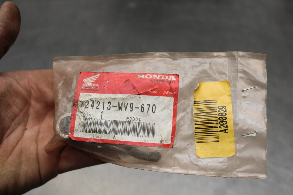 91-94 HONDA CBR600F2 NOS ENGINE TRANSMISSION GEAR SHIFT FORK BB40