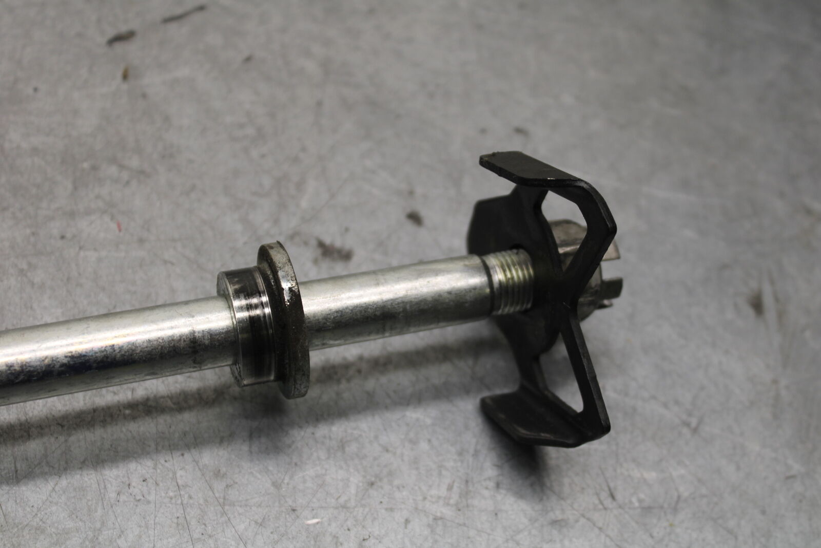 18-23 KAWASAKI NINJA 400 REAR AXLE BACK WHEEL RIM PIVOT BOLT AXEL BB660