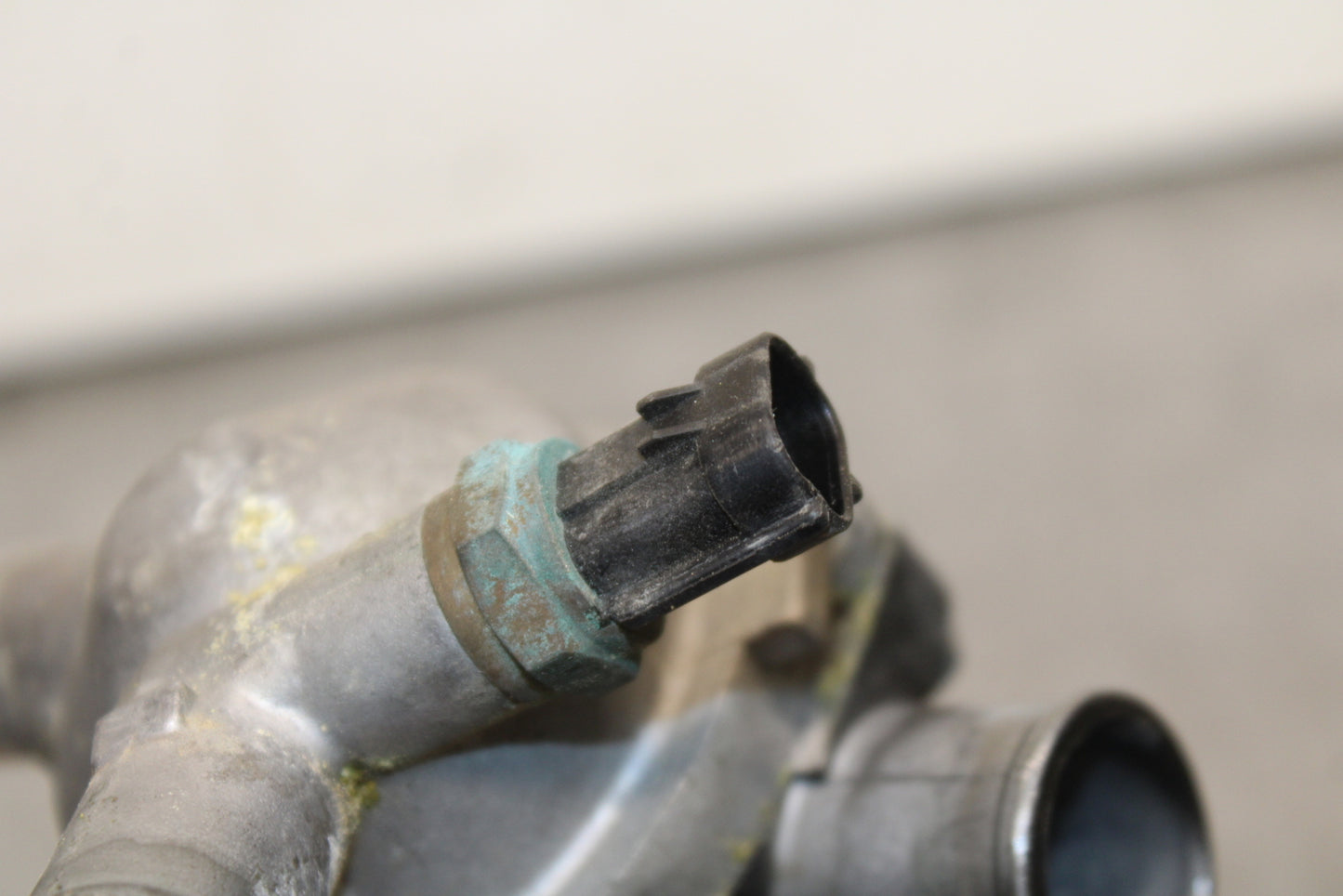 03-08 KAWASAKI VULCAN 1600 THERMOSTAT W HOUSING ASSEMBLY BB754