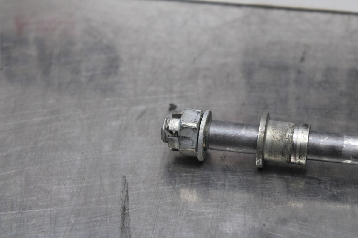 09 KAWASAKI NINJA 250R FRONT WHEEL RIM AXLE PIVOT BOLT BB824