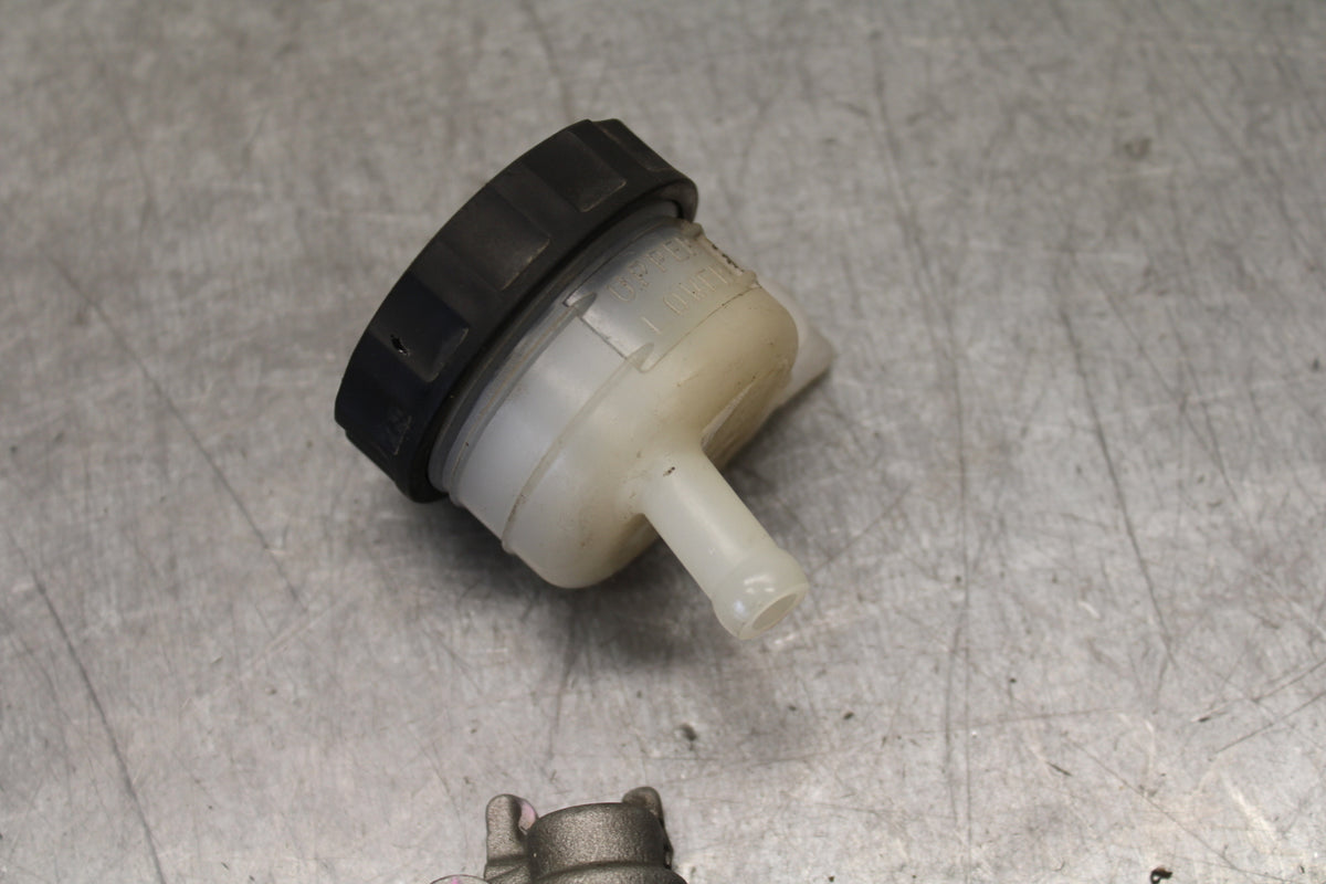 12-17 KAWASAKI ER-6N Z650 REAR BACK BRAKE MASTER CYLINDER W RESERVOIR BB709
