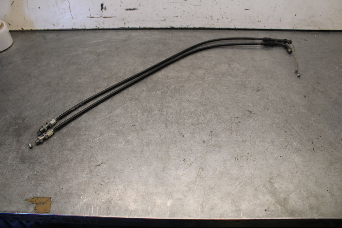 05-06 SUZUKI GSXR1000 THROTTLE CABLES LINES 58300-41G00 58300-41G10 BB663