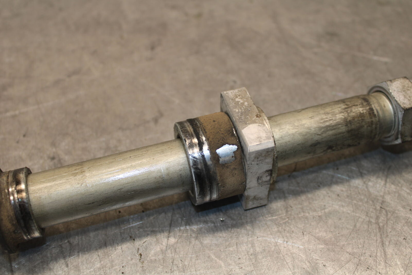 19-23 KAWASAKI NINJA ZX6R REAR AXLE BACK WHEEL RIM PIVOT BOLT AXEL BB701