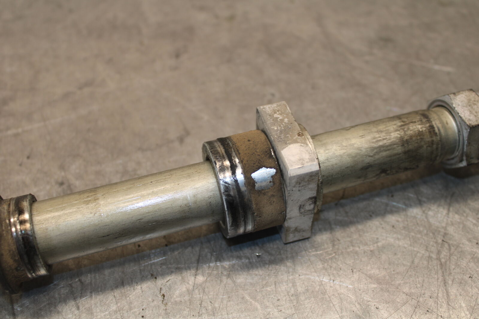 19-23 KAWASAKI NINJA ZX6R REAR AXLE BACK WHEEL RIM PIVOT BOLT AXEL BB701