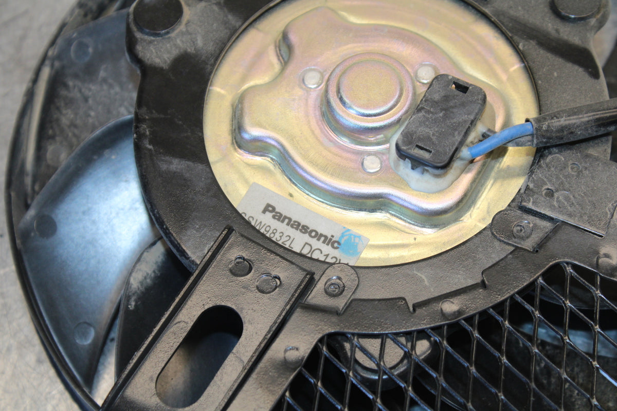 11-24 SUZUKI GSXR750 ENGINE RADIATOR COOLING FAN BB687