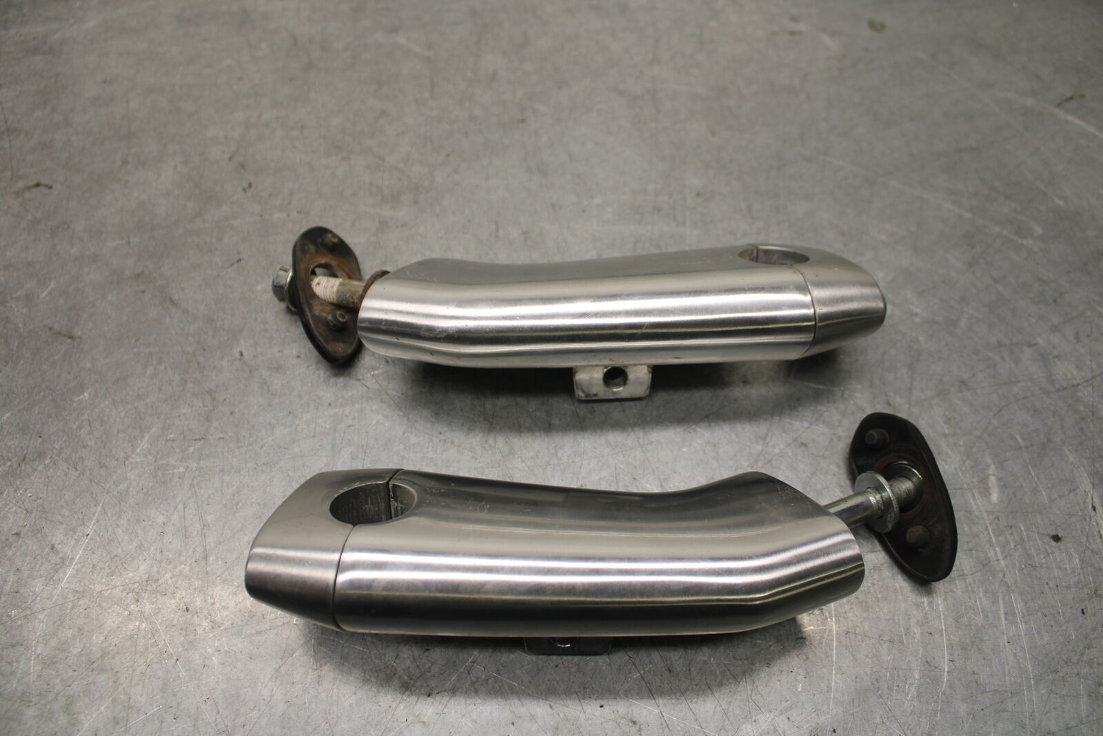 05-06 SUZUKI BOULEVARD M50 HANDLEBAR RISERS BB671