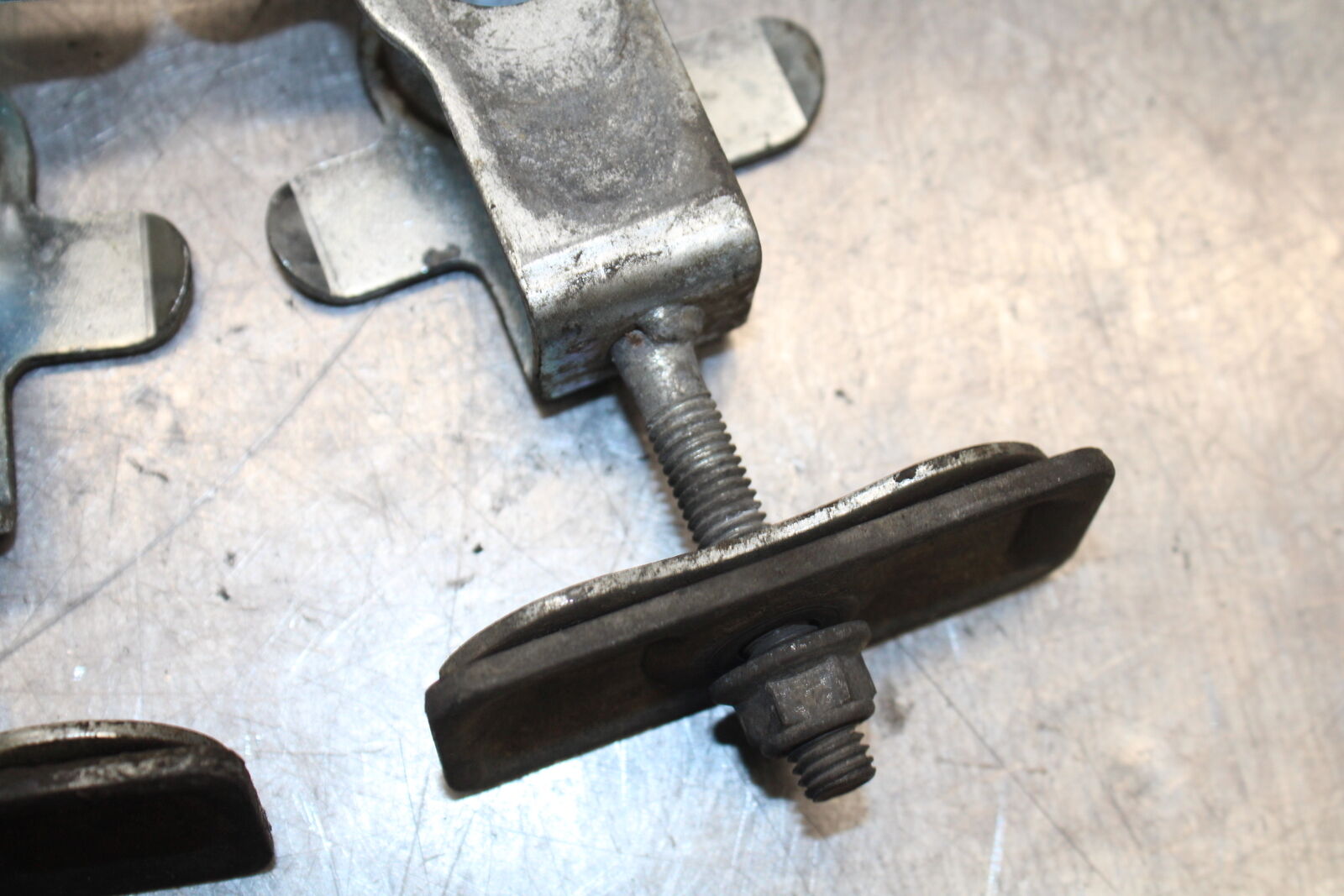 04-05 SUZUKI KATANA 750 GSX750F CHAIN TENSIONER ADJUSTMENT BRACKETS  BB110 