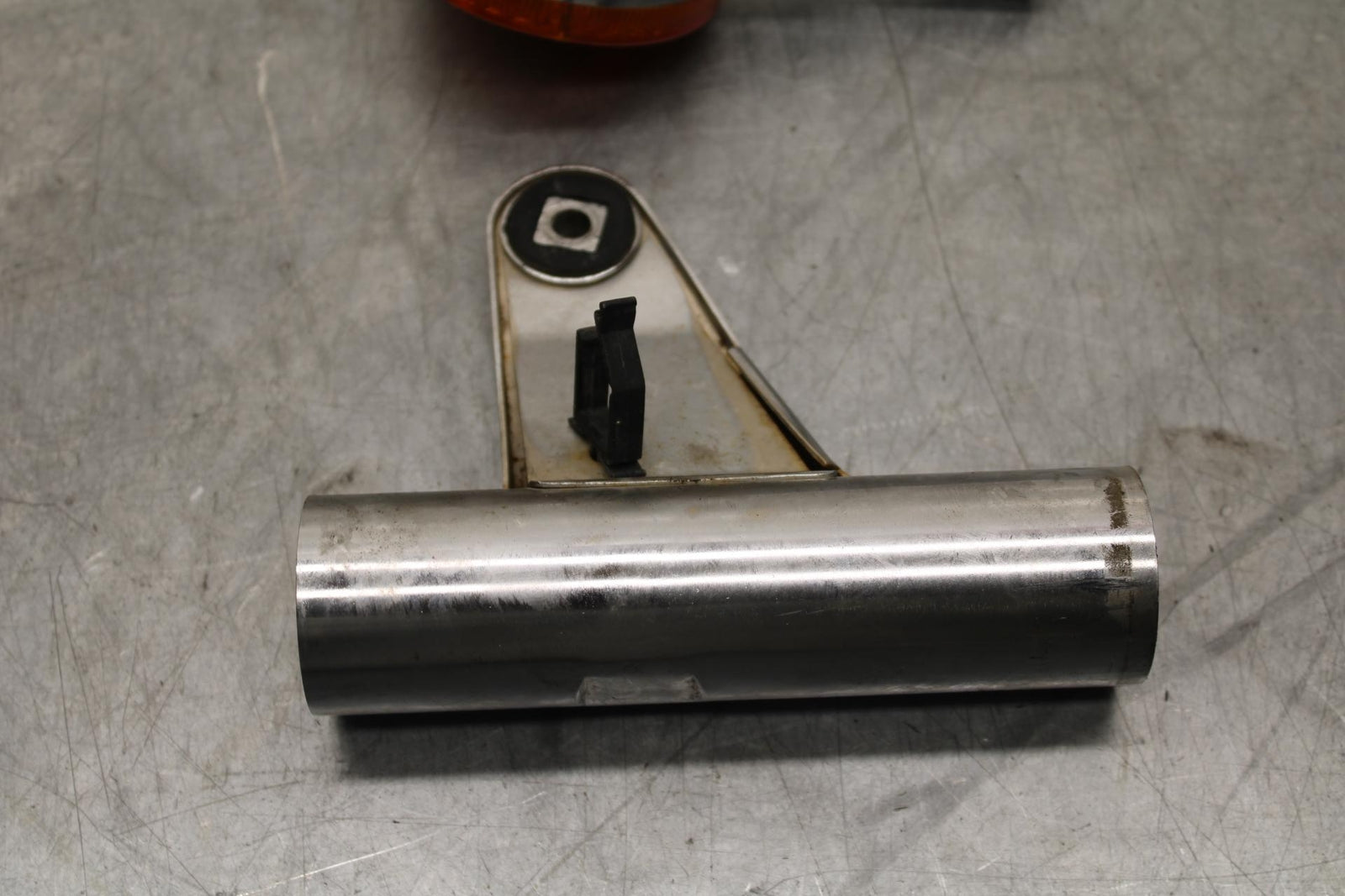 1977 Yamaha XS750 LEFT FRONT TURN SIGNAL LIGHT INDICATOR BB554