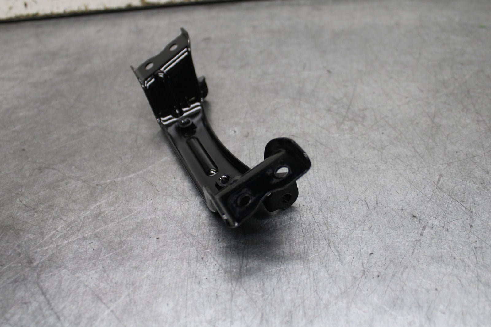 24 KAWASAKI NINJA 500 ABS GAS TANK FUEL CELL PETROL BRACKET MOUNT  BB730