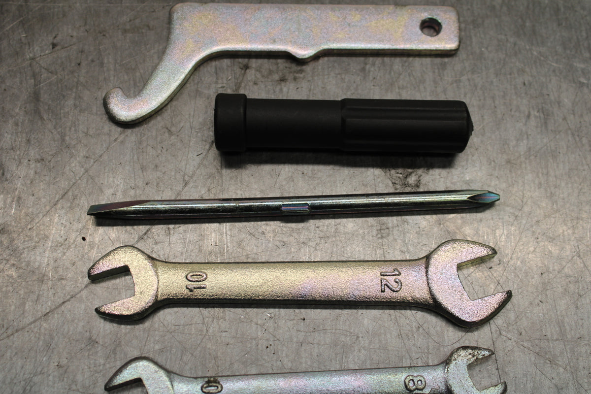19-21 YAMAHA YZF R3 STOCK TOOLS OEM TOOL BAG KIT SET BB121