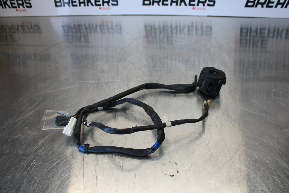 23 YAMAHA YZF R3 LEFT CLIP ON HANDLE HORN SIGNALS SWITCH SWITCHES BB147