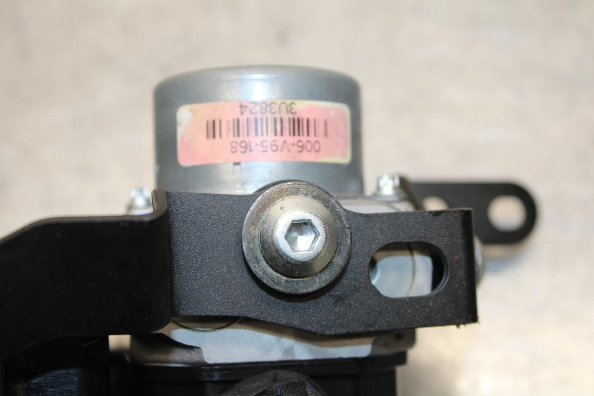 19-22 KAWASAKI Z400 ABS PUMP UNIT MODULE BB70