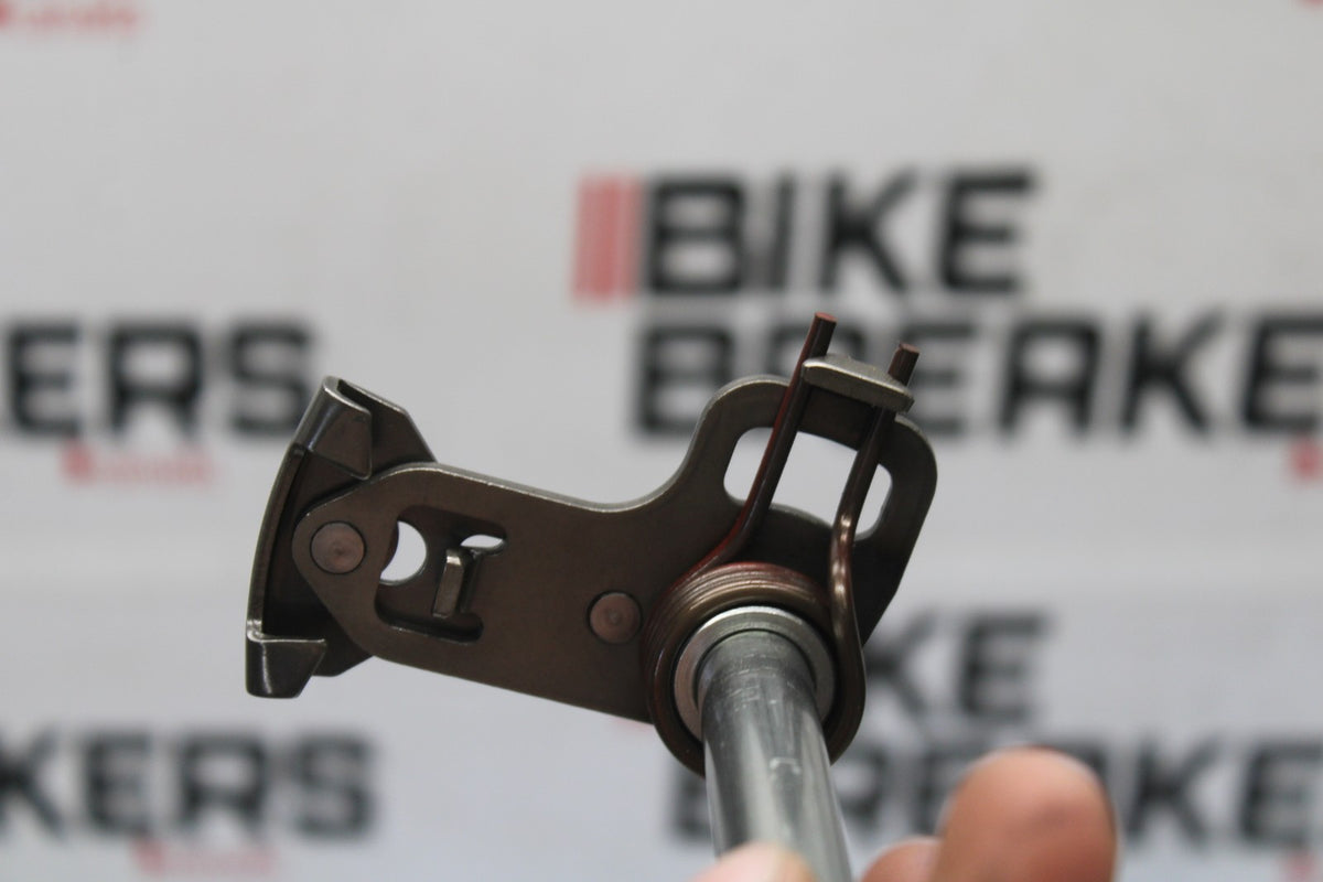 25 KAWASAKI Z900 SHIFTER SHIFT SHAFT BB928
