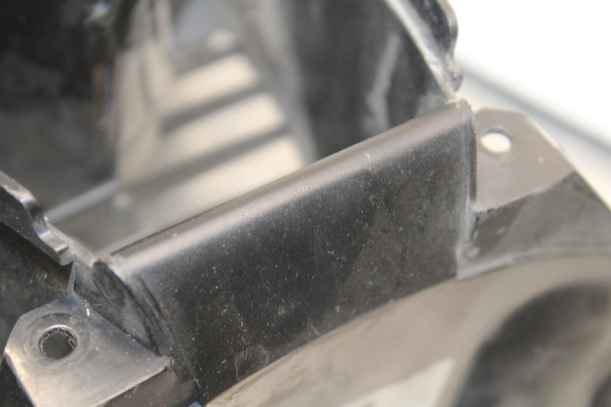 2007 Yamaha YZF R6 FRONT CENTER COWL FAIRING BB80