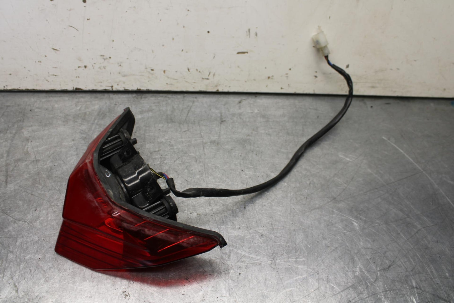 15-16 KAWASAKI EX300 REAR TAIL TAILLIGHT BACK BRAKE LIGHT BB635