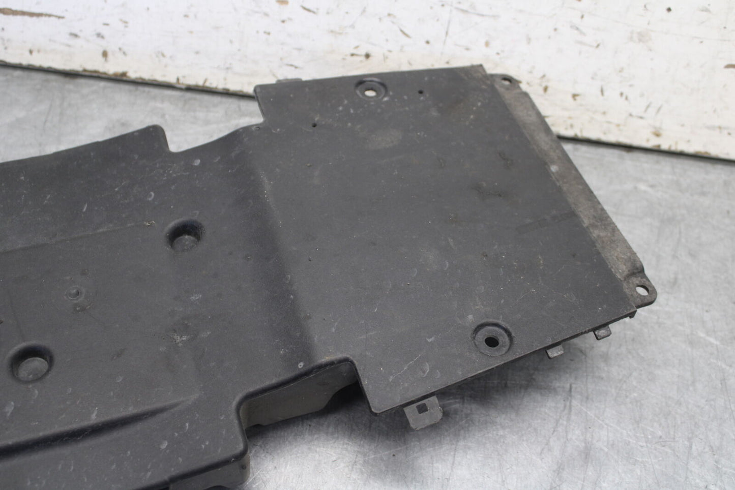 09-12 KAWASAKI NINJA ZX6R REAR BACK TAIL UNDERTAIL BATTERY TRAY PLASTIC BB698