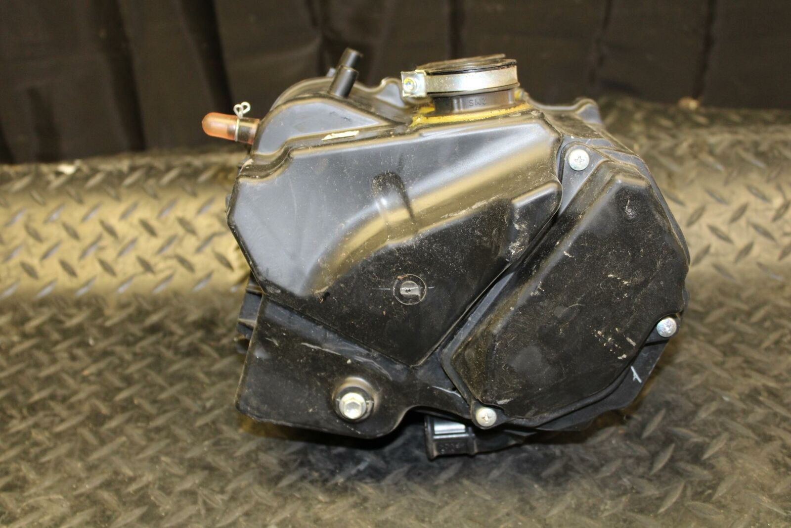 19 YAMAHA YZF R3 AIRBOX AIR INTAKE FILTER BOX BB177