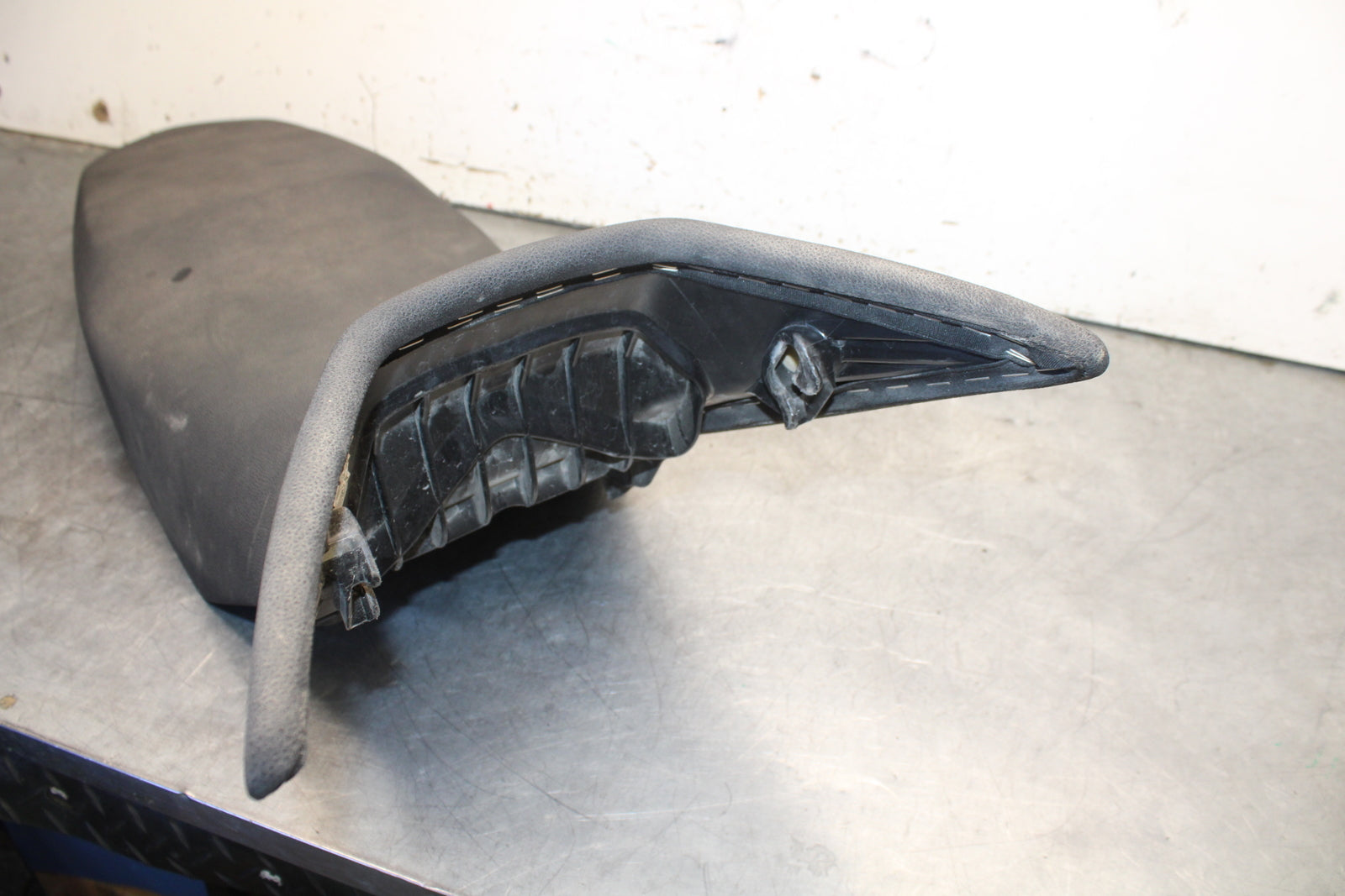 21-24 KTM 890 ADVENTURE R FRONT DRIVERS SEAT PAD SADDLE PILLION BB723