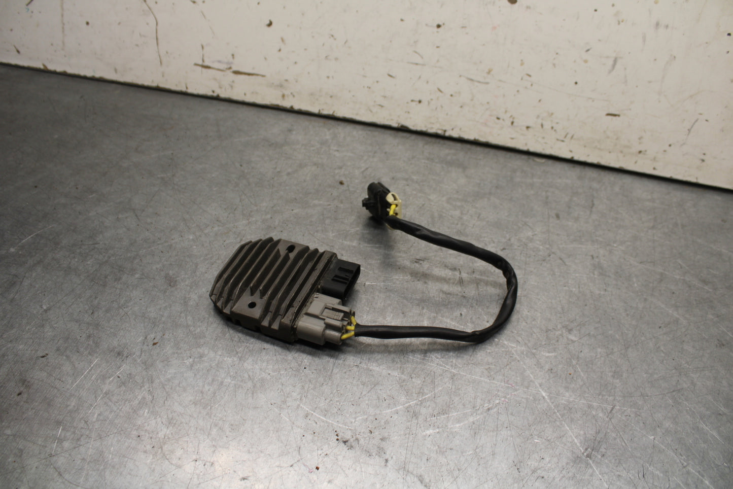 09-11 TRIUMPH DAYTONA 675 RECTIFIER VOLTAGE REGULATOR BB652