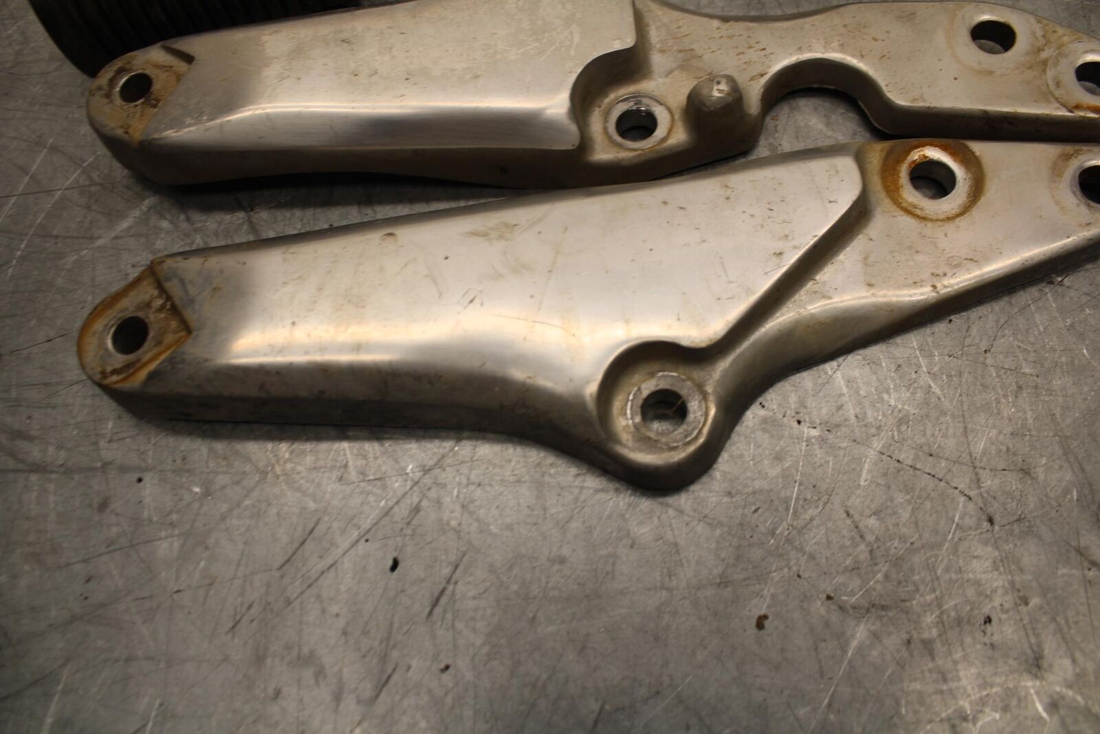 82-83 SUZUKI GS1100GL FRONT FOOT RESTS PEGS STEPS SET PAIR BB30