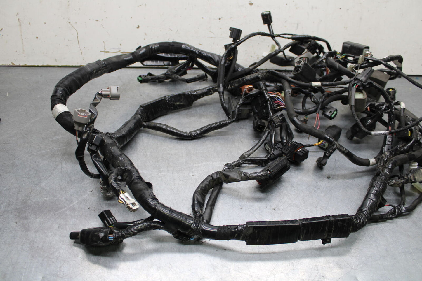 16 KAWASAKI NINJA ZX10R MAIN ENGINE WIRING HARNESS 26031-2117  BB650
