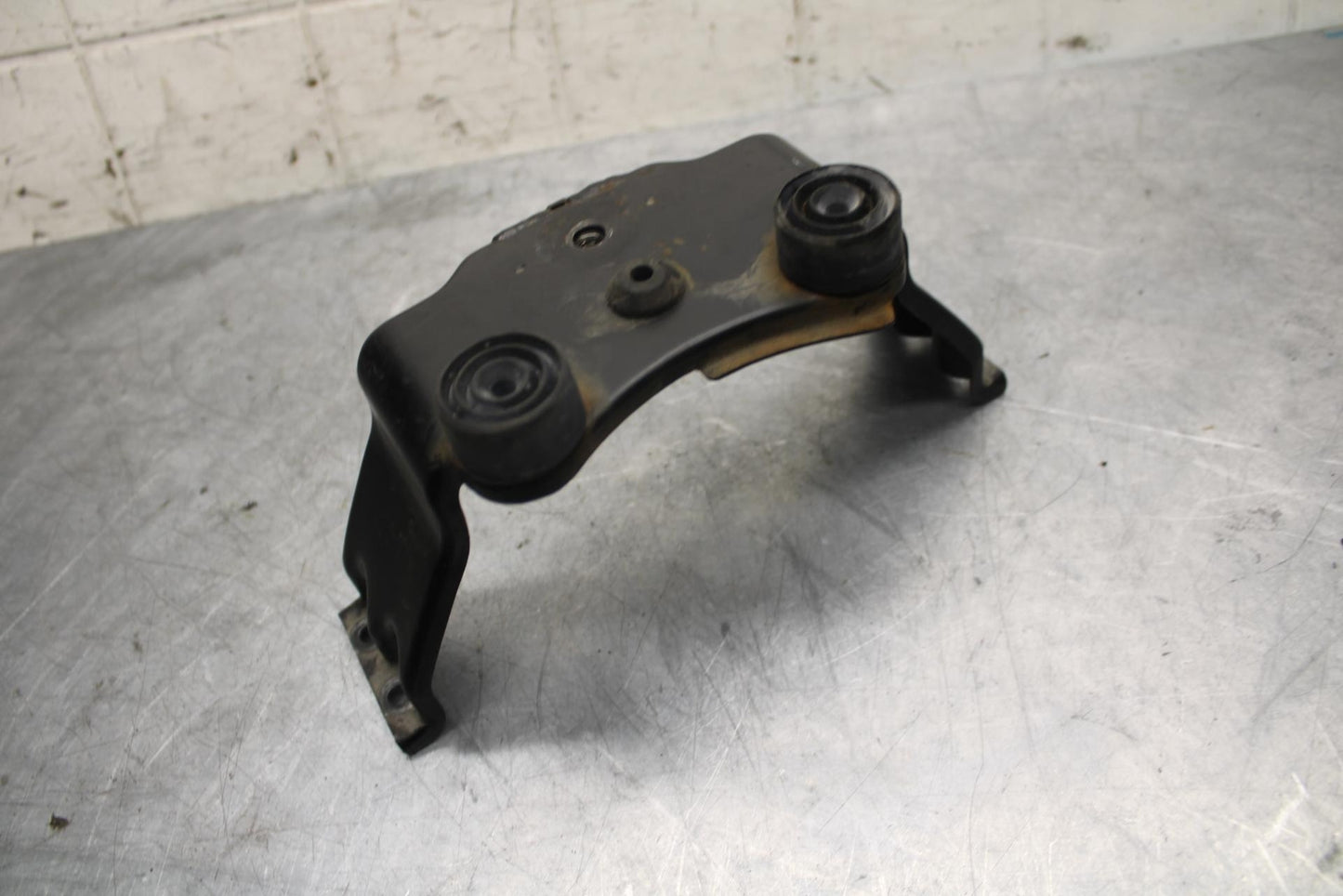 2005 Kawasaki Ninja 500R EX500D GAS TANK FUEL CELL PETROL RESERVOIR BRACKET BB36