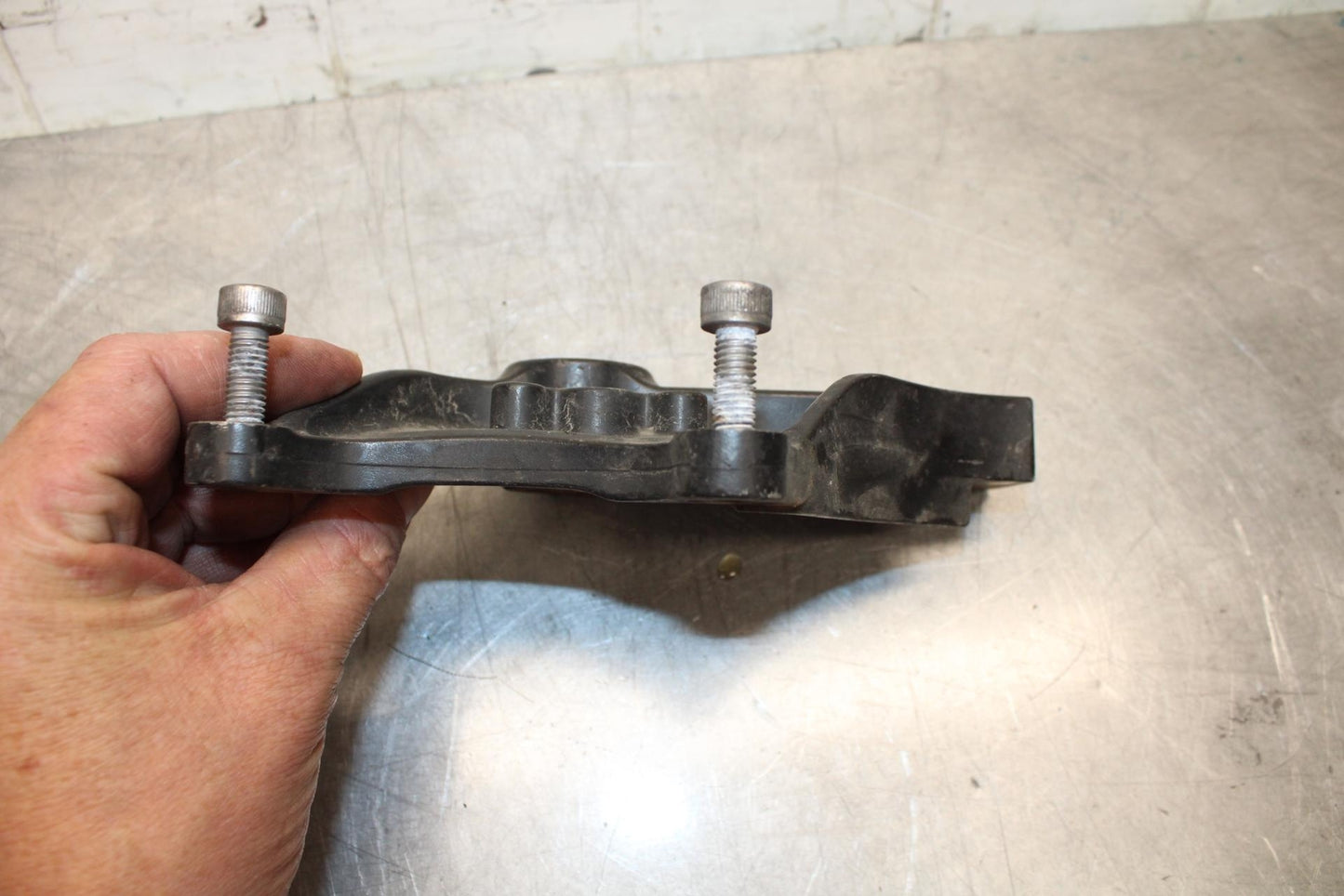 06-07 KAWASAKI NINJA ZX14R REAR  CALIPER HANGER BACK MOUNTING BRACKET BB466