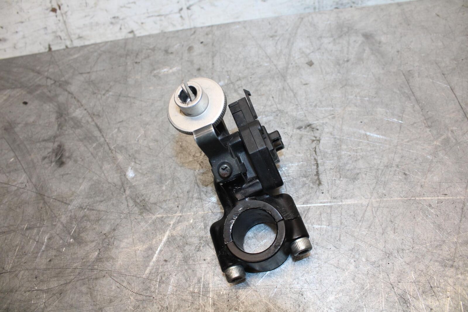 2009 Kawasaki Ninja ZX6R ZX600R CLUTCH LEVER PERCH MOUNT BRACKET 13091-1624 BB44