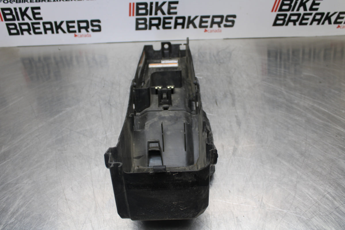 14-17 YAMAHA FZ07 REAR BACK TAIL UNDERTAIL BATTERY TRAY PLASTIC BB162