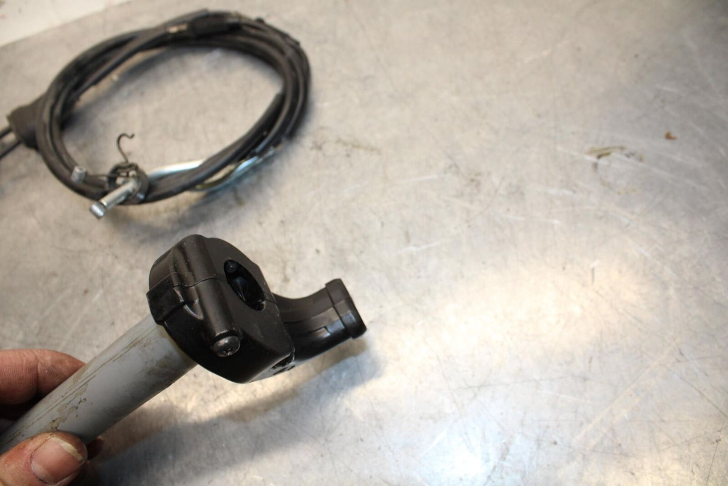 08-09 KAWASAKI NINJA ZX14R THROTTLE CABLE LINE HOUSING GUIDE BB73