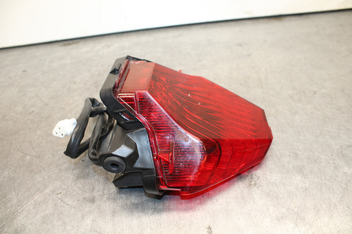 19-21 YAMAHA YZF R3 REAR TAIL TAILLIGHT BACK BRAKE LIGHT BB121