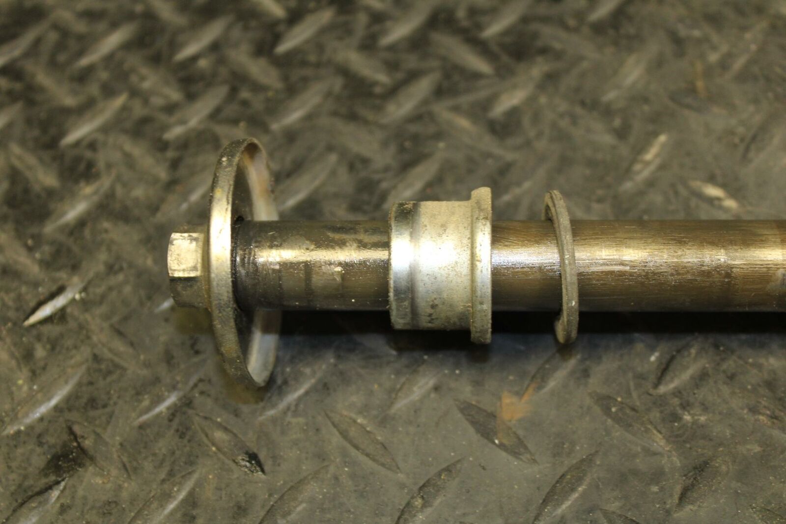 03-08 KAWASAKI VULCAN 1600 REAR AXLE BACK WHEEL RIM PIVOT BOLT AXEL BB193